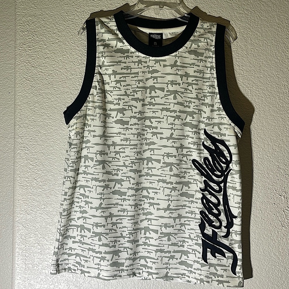 Fearless No Sleeves Men’s Medium